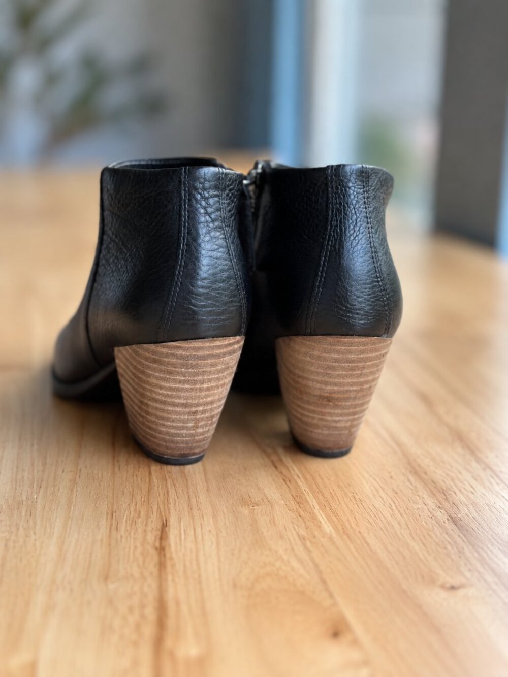 ECCO Black Leather Ankle Booties Size 7 Block Heel Side Zip - Picture 8 of 16